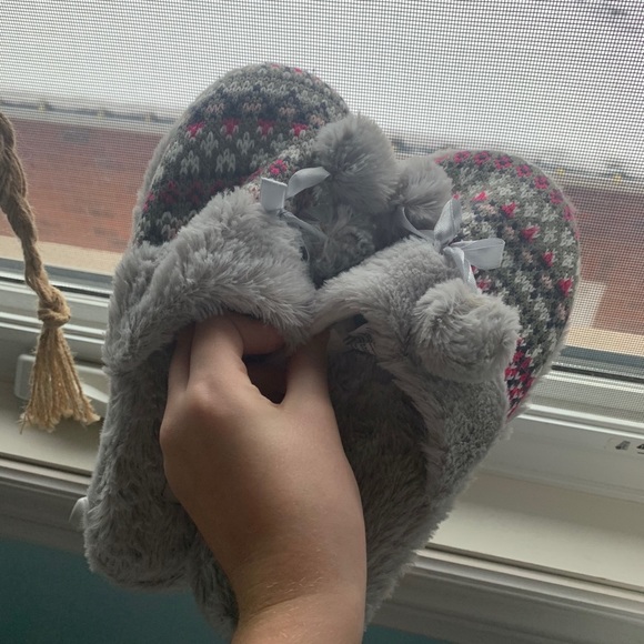 New never been worn slippers - Picture 3 of 3